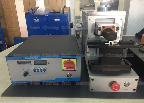 कॉपर टर्मिनलों और तारों के लिए 380V धातु अल्ट्रासोनिक सोल्डर वेल्डिंग 0.05 - 0.9Mpa